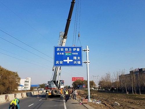 昌都昌都道路护栏网网片该如何进行正确的选购呢？